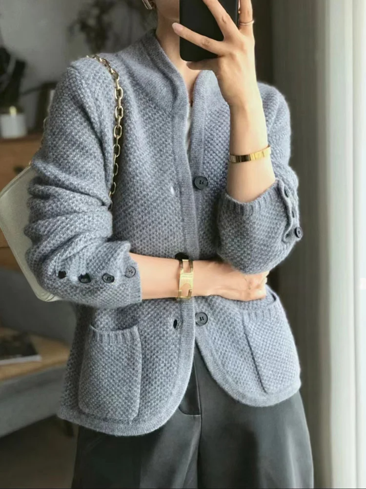 Hannelore | Elegante Strickjacke mit hohem Kragen