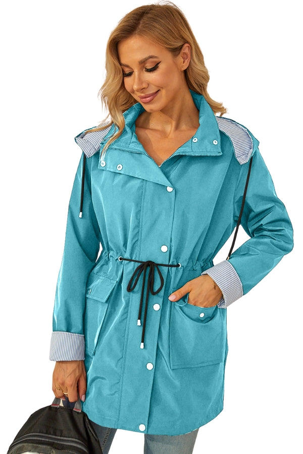 Wasserdichte gestreifte Windbreaker-Regenjacke mit Kapuze