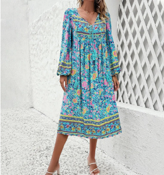 Madison – boho-kleid mit floral bedruckten quasten mit v-ausschnitt