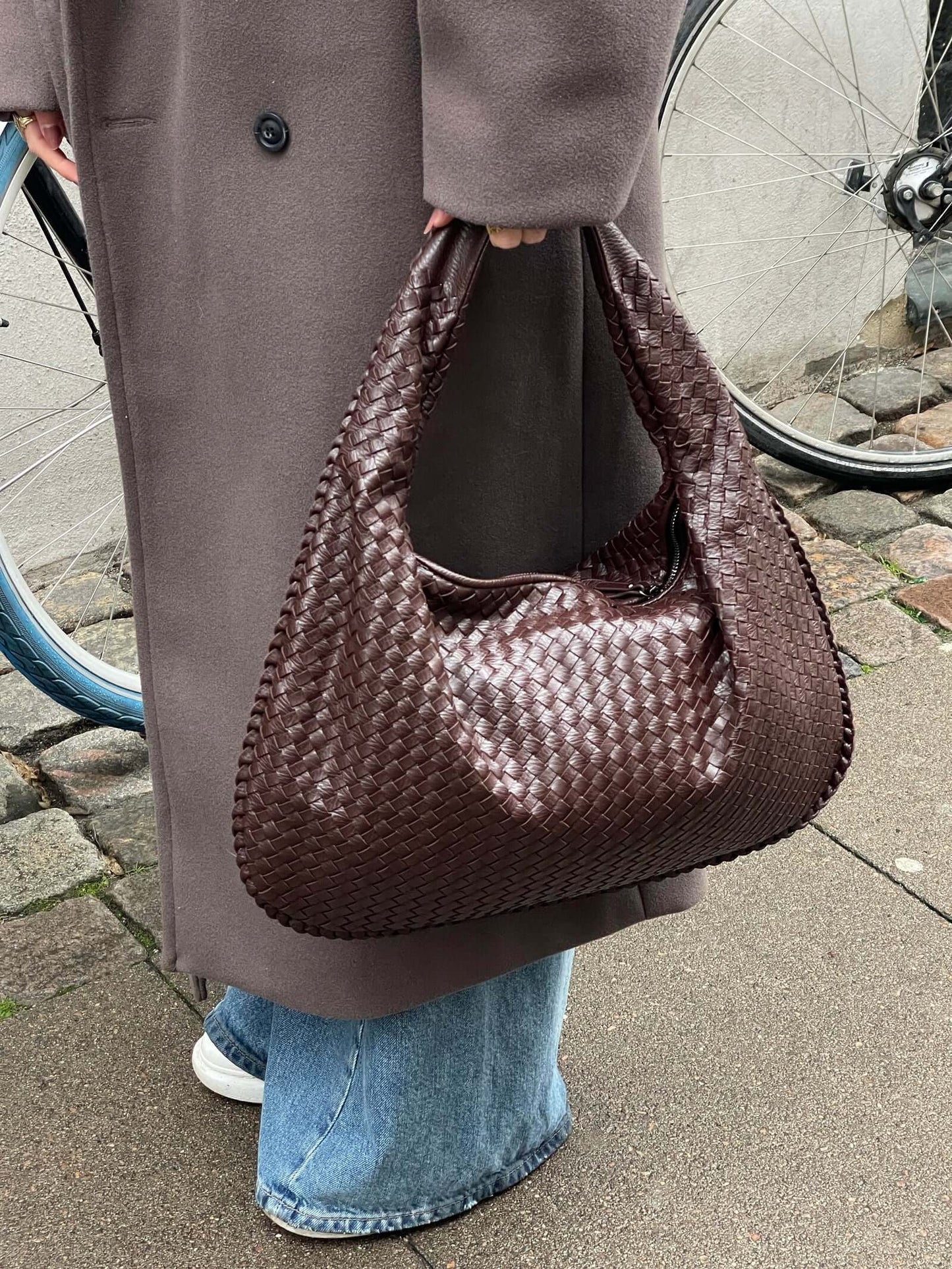 Geflochtene XL-Handtasche